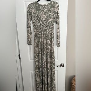 BRAND NEW Sage Floral Twist Long Sleeve Maternity Maxi Dress - NEVER WORN!